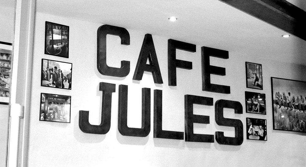 Enseigne rétro du Café Jules